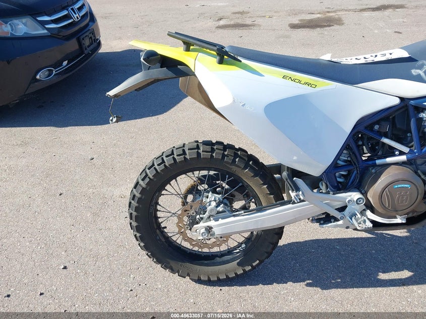 2024 Husqvarna 701 Enduro VIN: VBKUEV408RM765116 Lot: 45633057