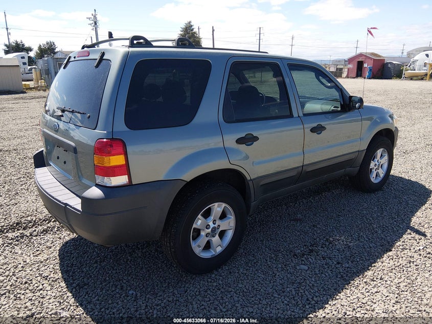2005 FORD ESCAPE auction photo 4