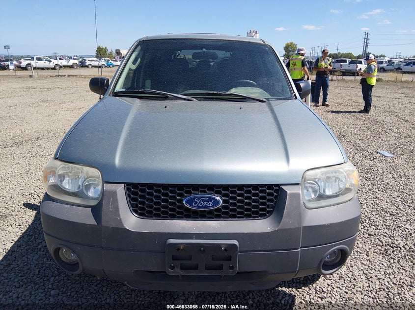 2005 FORD ESCAPE auction photo 6