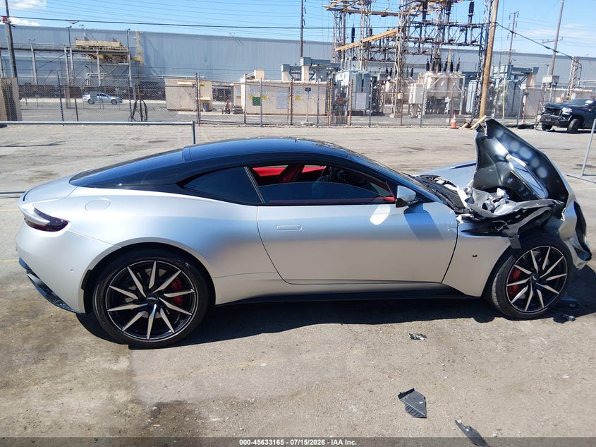 2017 ASTON MARTIN DB11 LAUNCH EDITION · Фото 14