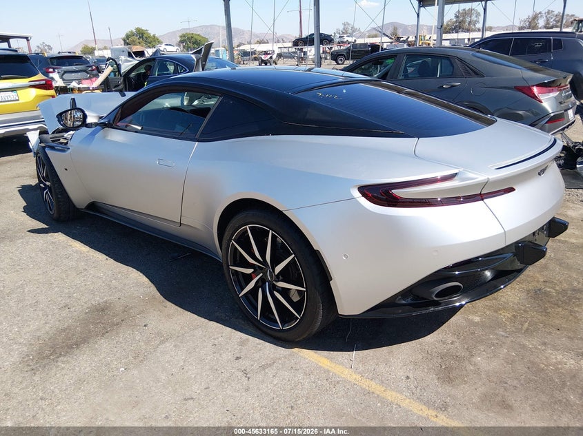 2017 ASTON MARTIN DB11 LAUNCH EDITION · Фото 3