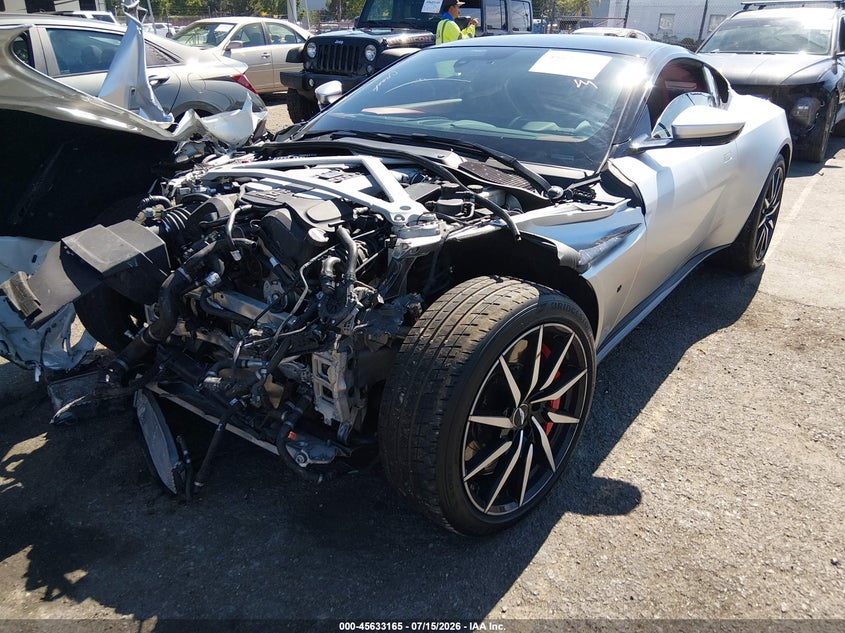 2017 ASTON MARTIN DB11 LAUNCH EDITION · Фото 6