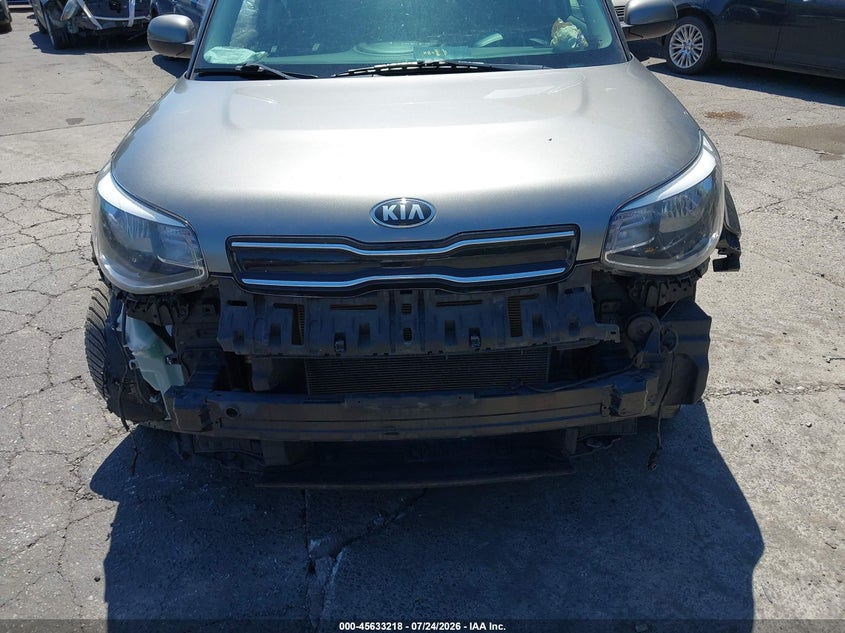 2018 KIA SOUL auction photo 6