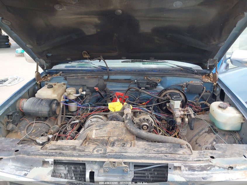 1988 Chevrolet Gmt-400 C1500 VIN: 1GCDC14K3JZ247424 Lot: 45633285