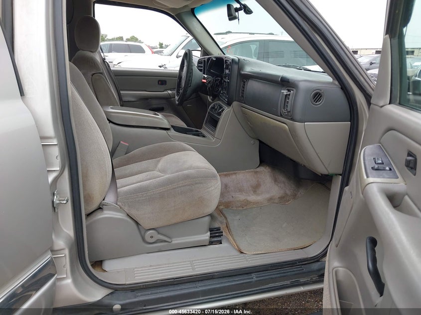 2004 GMC YUKON auction photo 5