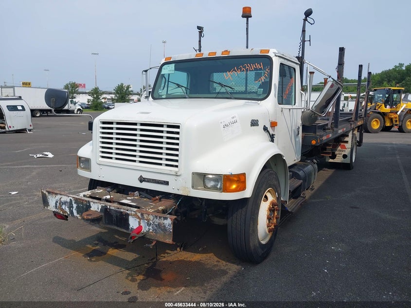 2001 INTERNATIONAL 4000 auction photo 2