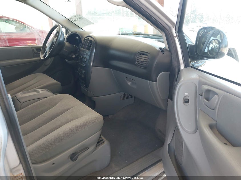 2005 DODGE CARAVAN auction photo 5