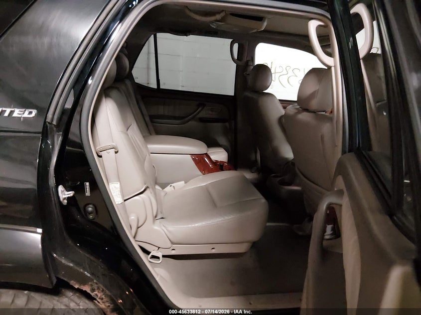 2005 Toyota Sequoia Limited V8 VIN: 5TDBT48A25S251417 Lot: 45633812