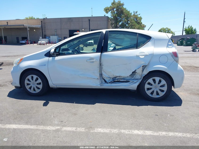 2014 Toyota Prius C Three VIN: JTDKDTB3XE1565749 Lot: 45633865