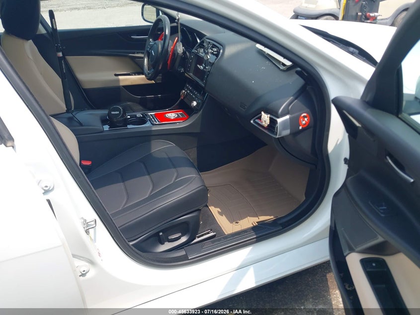 2017 JAGUAR XE auction photo 5
