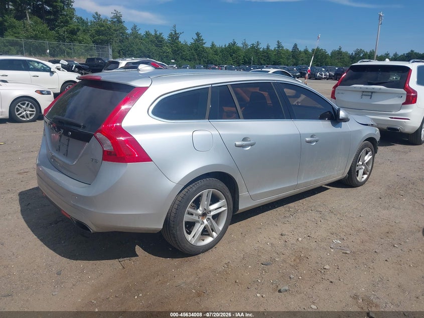 2015 VOLVO V60 auction photo 4