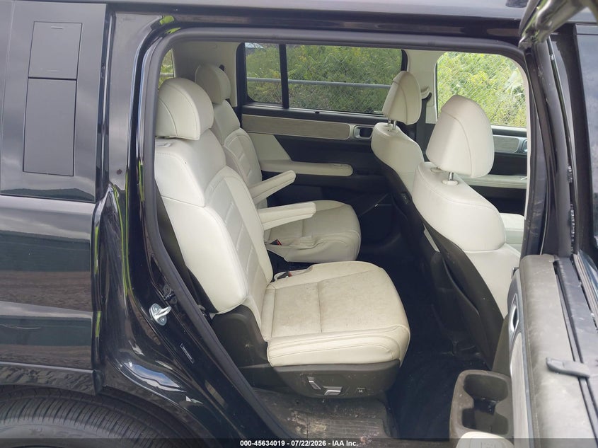 2025 HYUNDAI SANTA FE auction photo 8