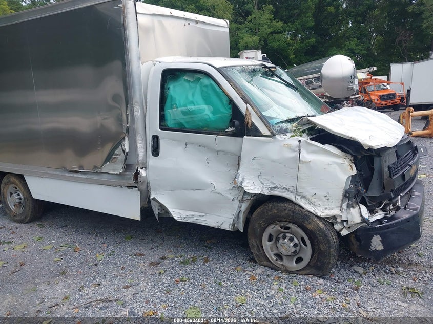2025 CHEVROLET EXPRESS CUTAWAY WORK VAN N/A N/A