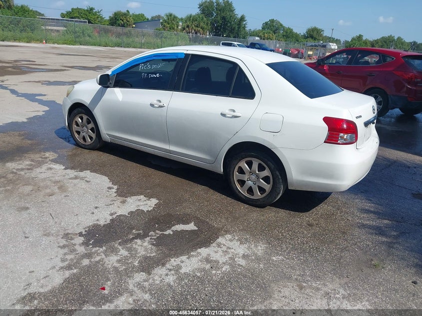 2011 TOYOTA YARIS auction photo 3