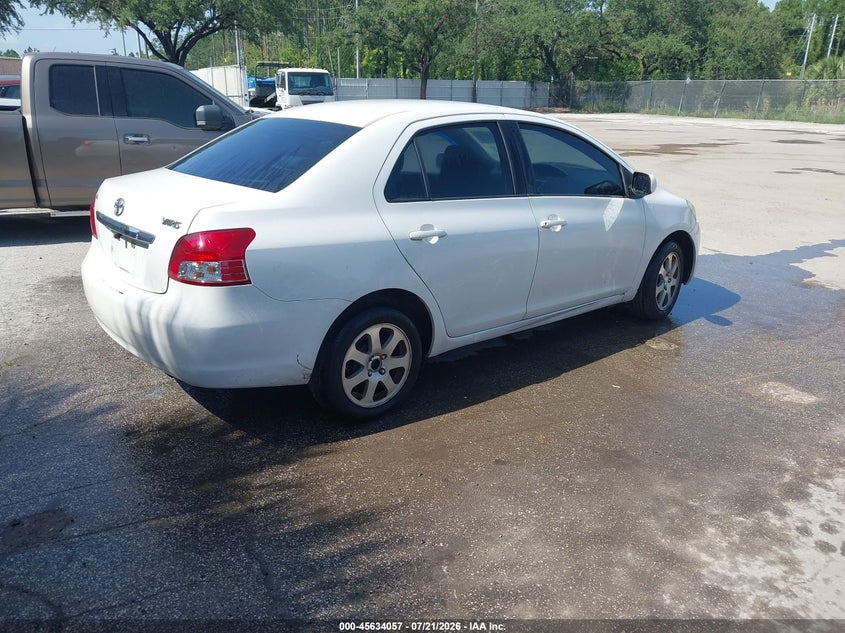2011 TOYOTA YARIS auction photo 4
