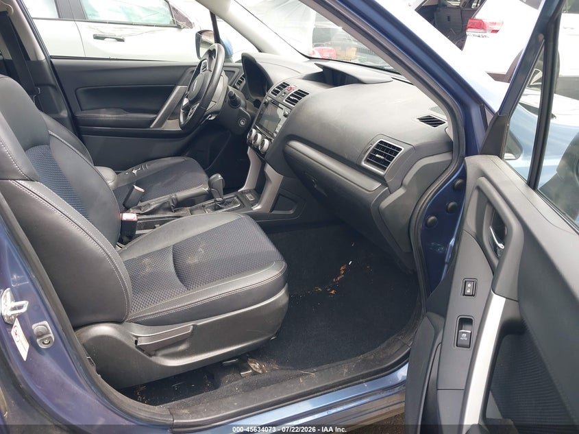 2017 SUBARU FORESTER auction photo 5