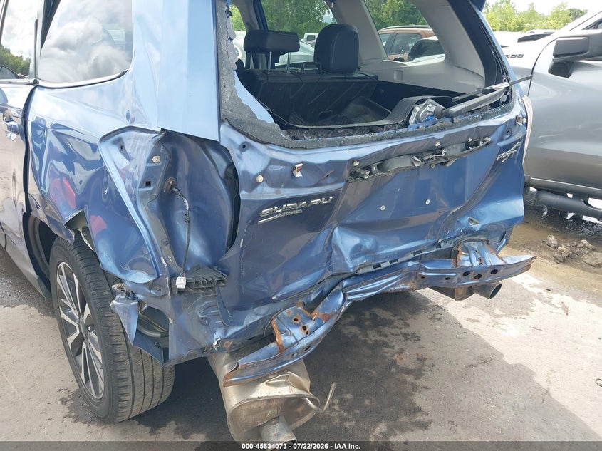 2017 SUBARU FORESTER auction photo 6