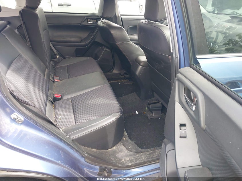 2017 SUBARU FORESTER auction photo 8