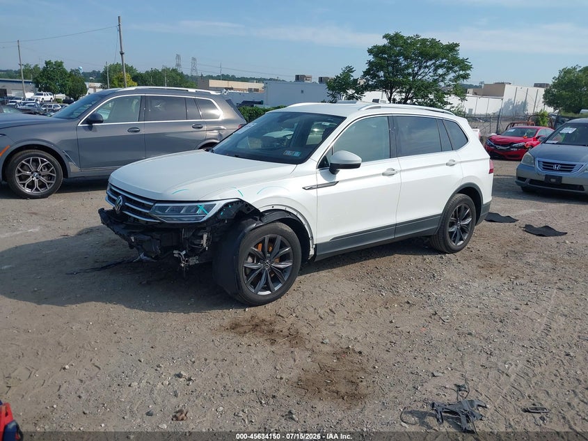 2023 VOLKSWAGEN TIGUAN auction photo 2