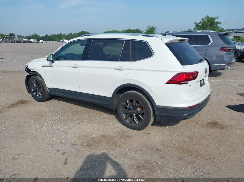 2023 VOLKSWAGEN TIGUAN auction photo 3
