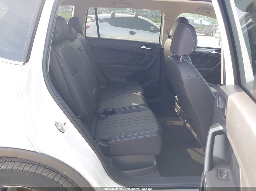 2023 VOLKSWAGEN TIGUAN auction photo 8