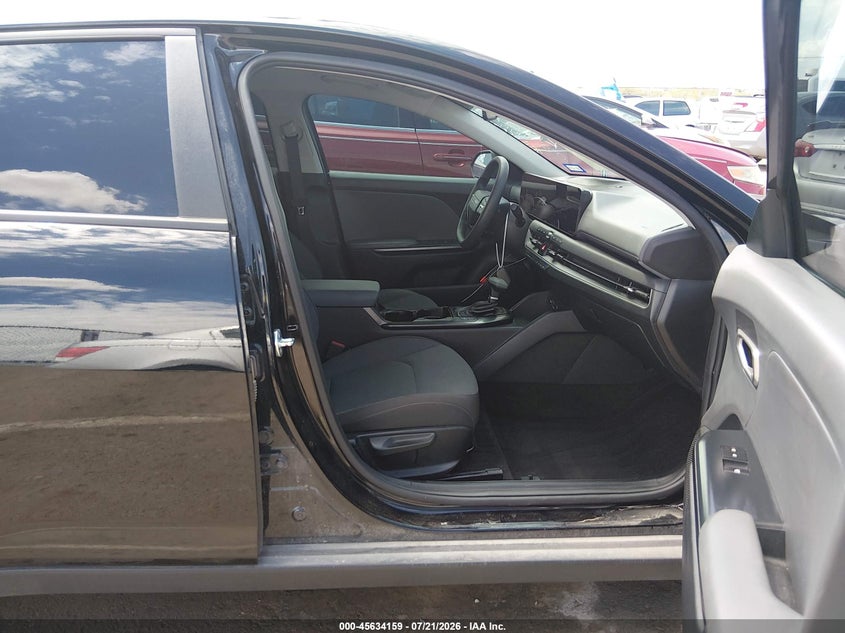 2025 KIA K4 LX · Фото 5