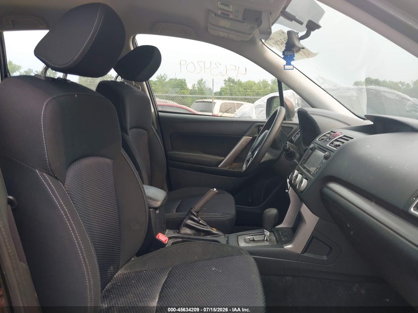 2017 SUBARU FORESTER auction photo 5