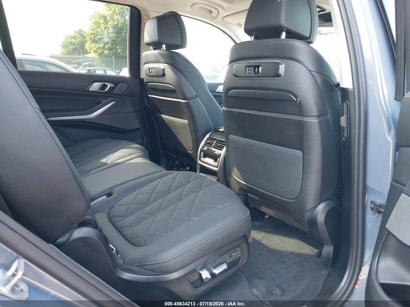 2026 BMW X7 auction photo 8