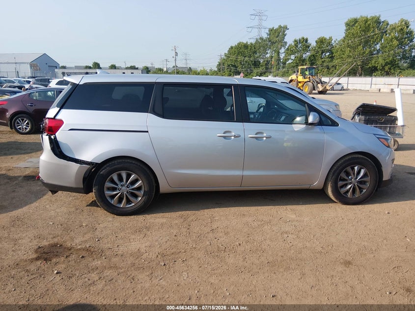 2020 KIA SEDONA LX · Photo 13