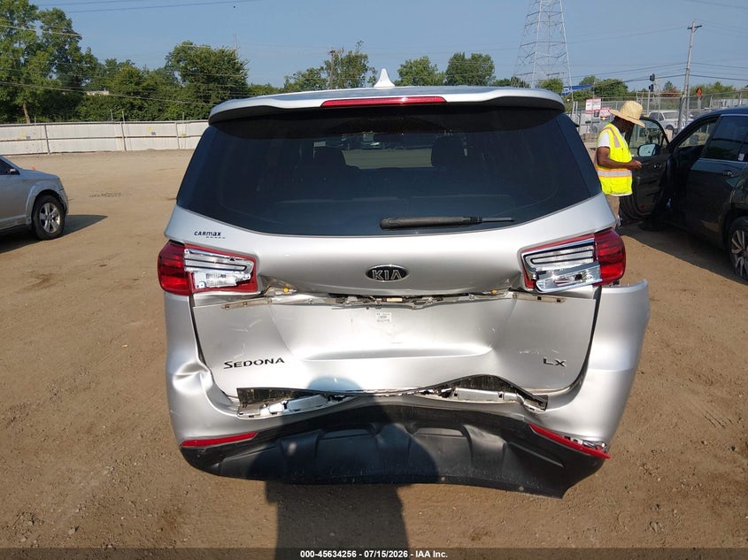 2020 KIA SEDONA LX · Photo 16