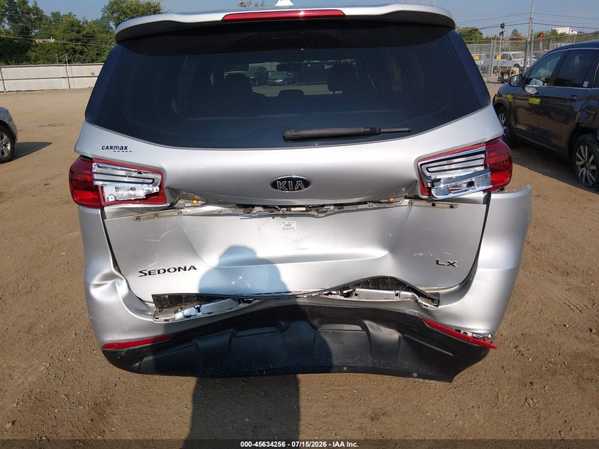 2020 KIA SEDONA LX · Photo 6