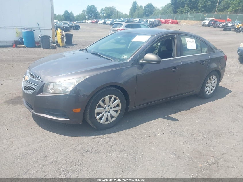 2011 CHEVROLET CRUZE auction photo 2