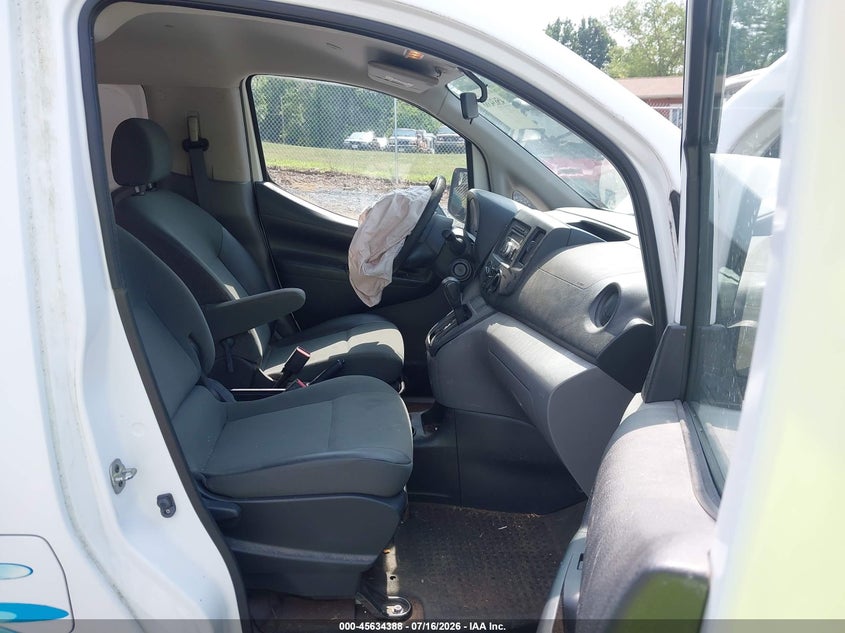 2016 NISSAN NV200 auction photo 5