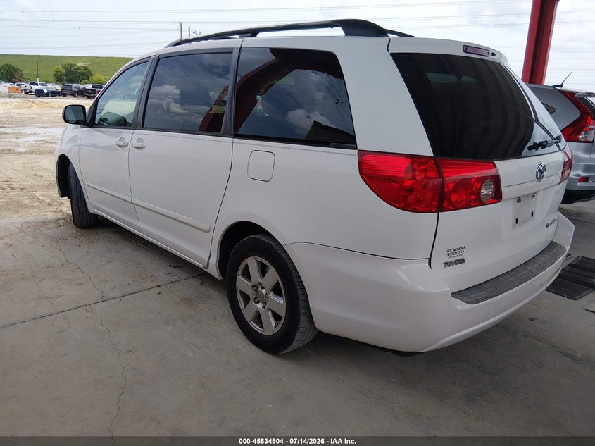 2008 TOYOTA SIENNA auction photo 3