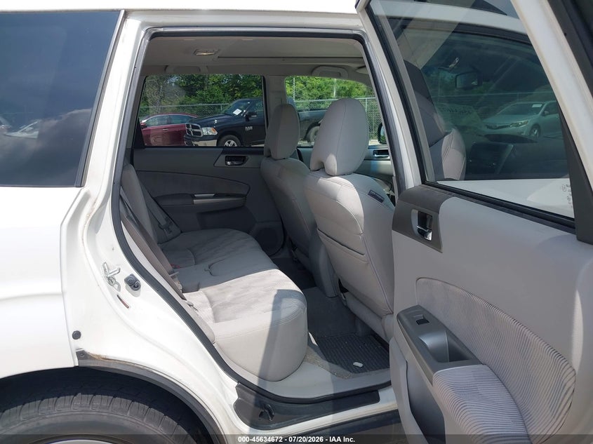 2010 SUBARU FORESTER auction photo 8