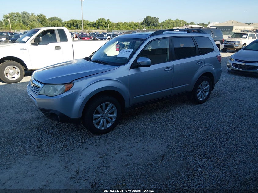 2013 SUBARU FORESTER auction photo 2
