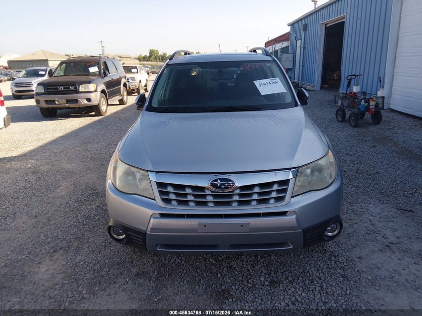 2013 SUBARU FORESTER auction photo 6