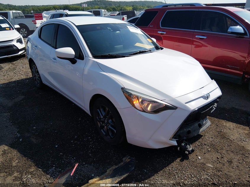 2019 TOYOTA YARIS — zdjęcie z aukcji