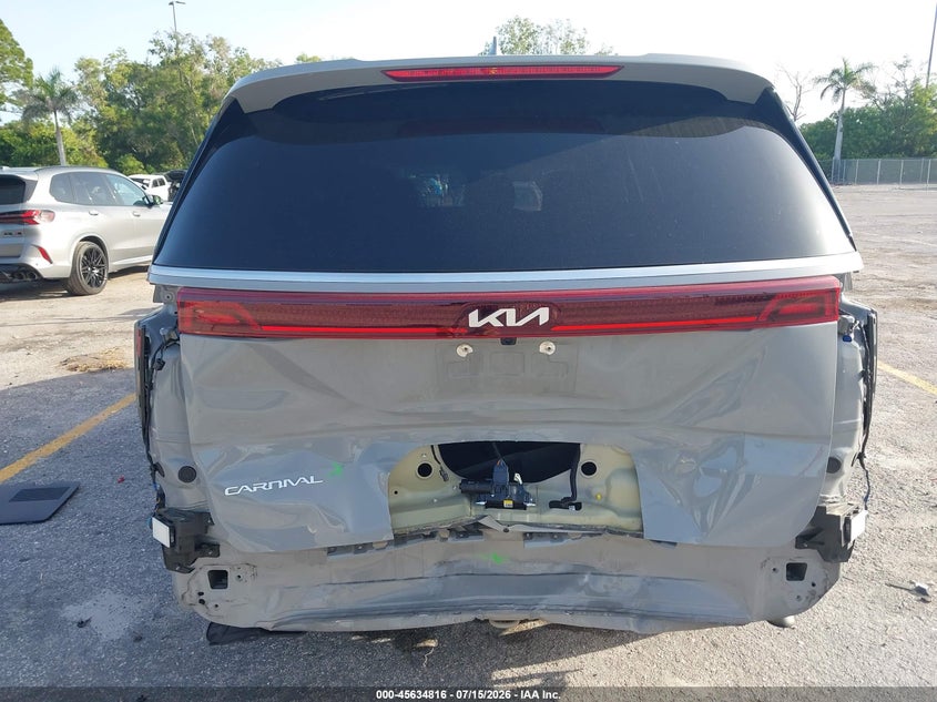 2024 KIA CARNIVAL MPV auction photo 6