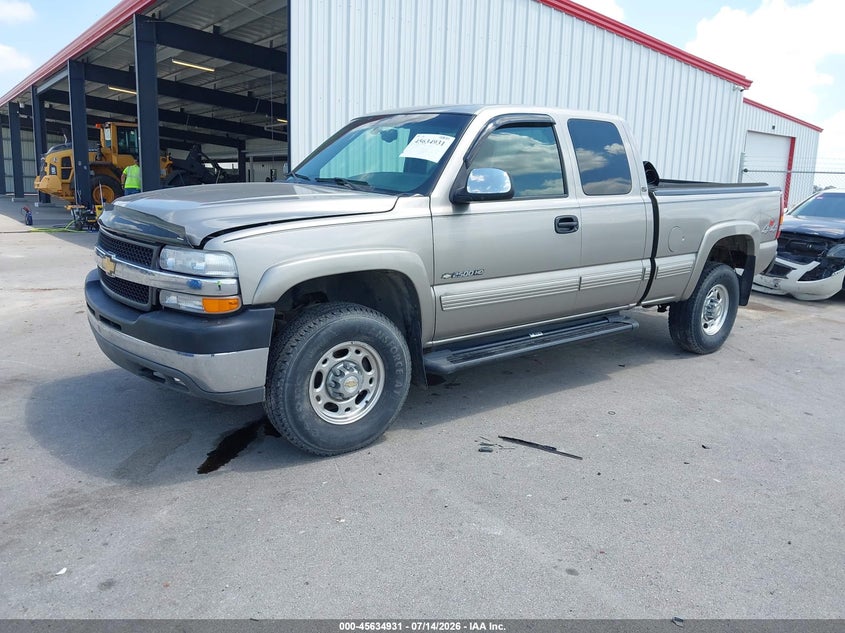 2001 CHEVROLET SILVERADO 2500HD auction photo 2