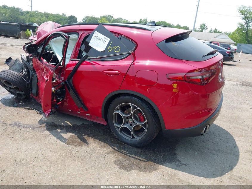 2018 ALFA ROMEO STELVIO auction photo 3