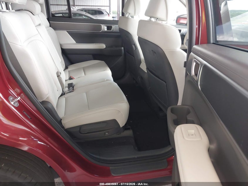 2025 HYUNDAI SANTA FE auction photo 8