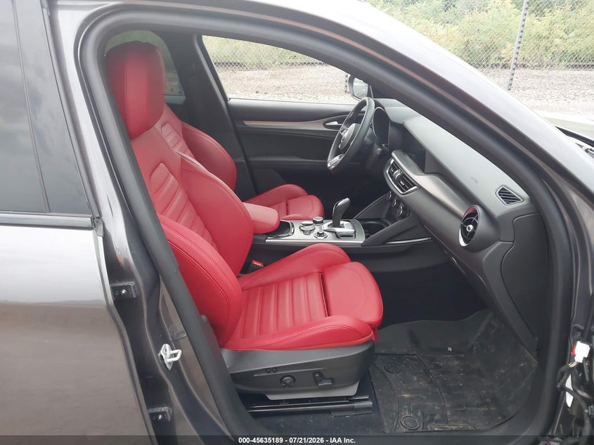 2024 ALFA ROMEO STELVIO auction photo 5