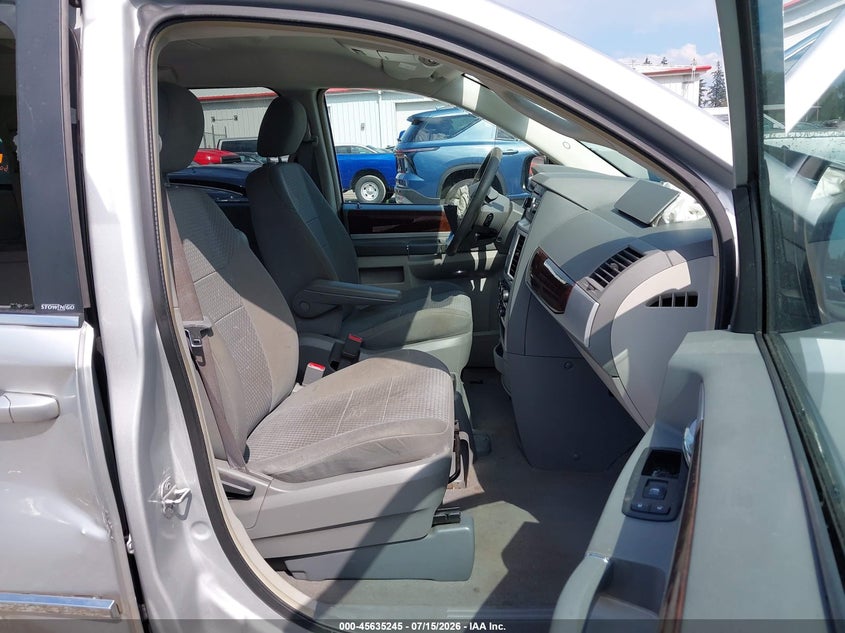 2010 Chrysler Town & Country Touring VIN: 2A4RR5D1XAR243572 Lot: 45635245