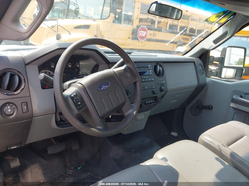 2013 FORD F-350 CHASSIS auction photo 6