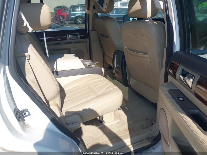 2006 Lincoln Navigator Luxury/Ultimate VIN: 5LMFU285X6LJ30121 Lot: 45635396