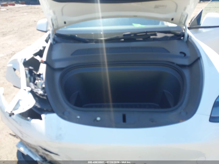 2024 Tesla Model Y Long Range Dual Motor All-Wheel Drive VIN: 7SAYGAEE1RF204462 Lot: 45635501