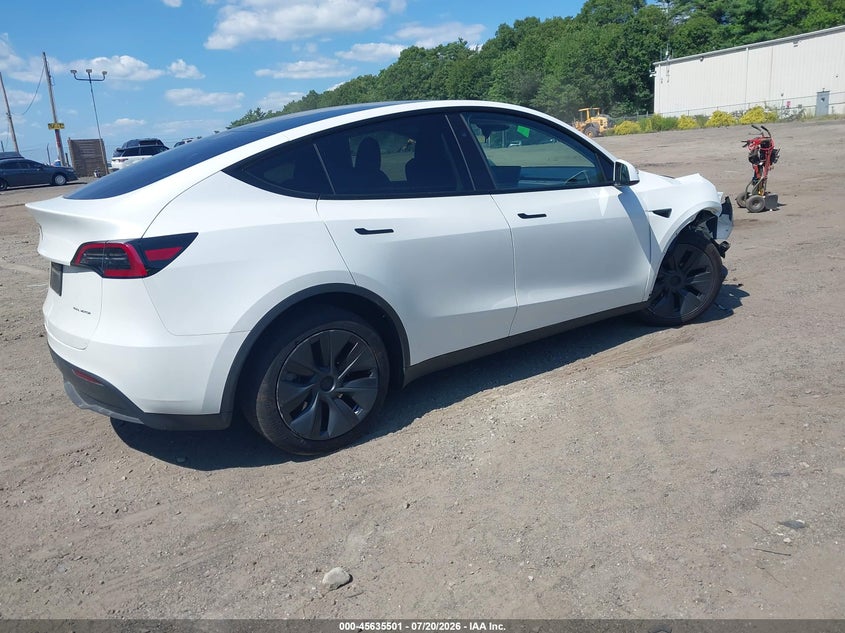 2024 Tesla Model Y Long Range Dual Motor All-Wheel Drive VIN: 7SAYGAEE1RF204462 Lot: 45635501