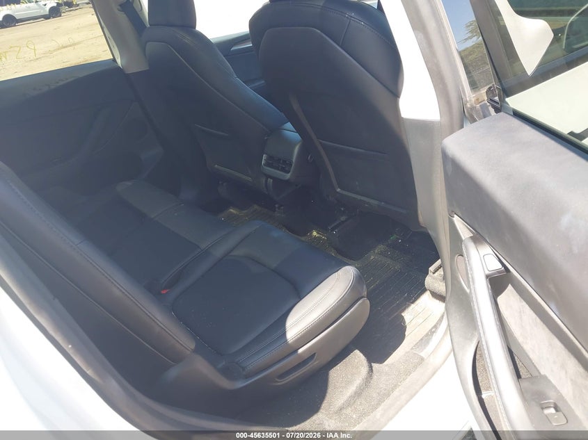 2024 Tesla Model Y Long Range Dual Motor All-Wheel Drive VIN: 7SAYGAEE1RF204462 Lot: 45635501