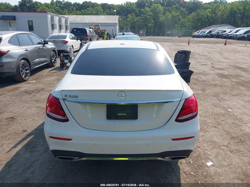 2018 Mercedes-Benz E 300 VIN: WDDZF4JB8JA301808 Lot: 45635761